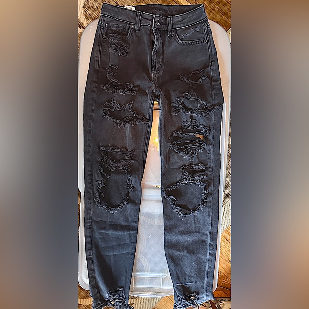 American Eagle distressed jeans